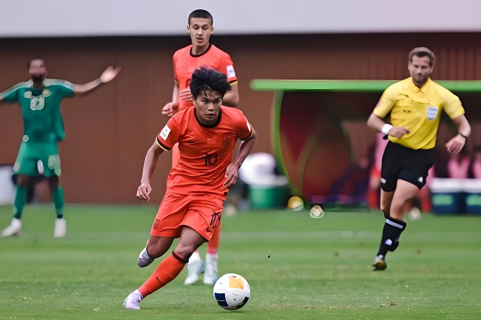 上海海港成为本场最大亮点，中超瞬间破防，破门