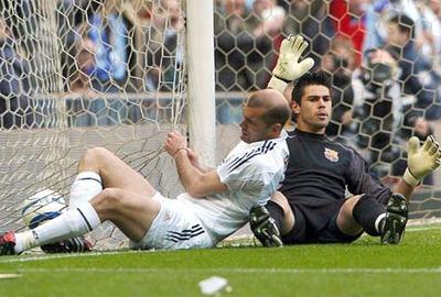 阿尔维尔客场战胜马赛，结束连背的简单介绍