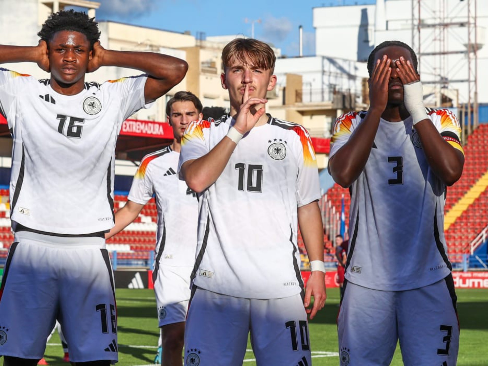 乐鱼体育链接-包含瑞典队出人意料，欧预赛八强闯关成功的词条