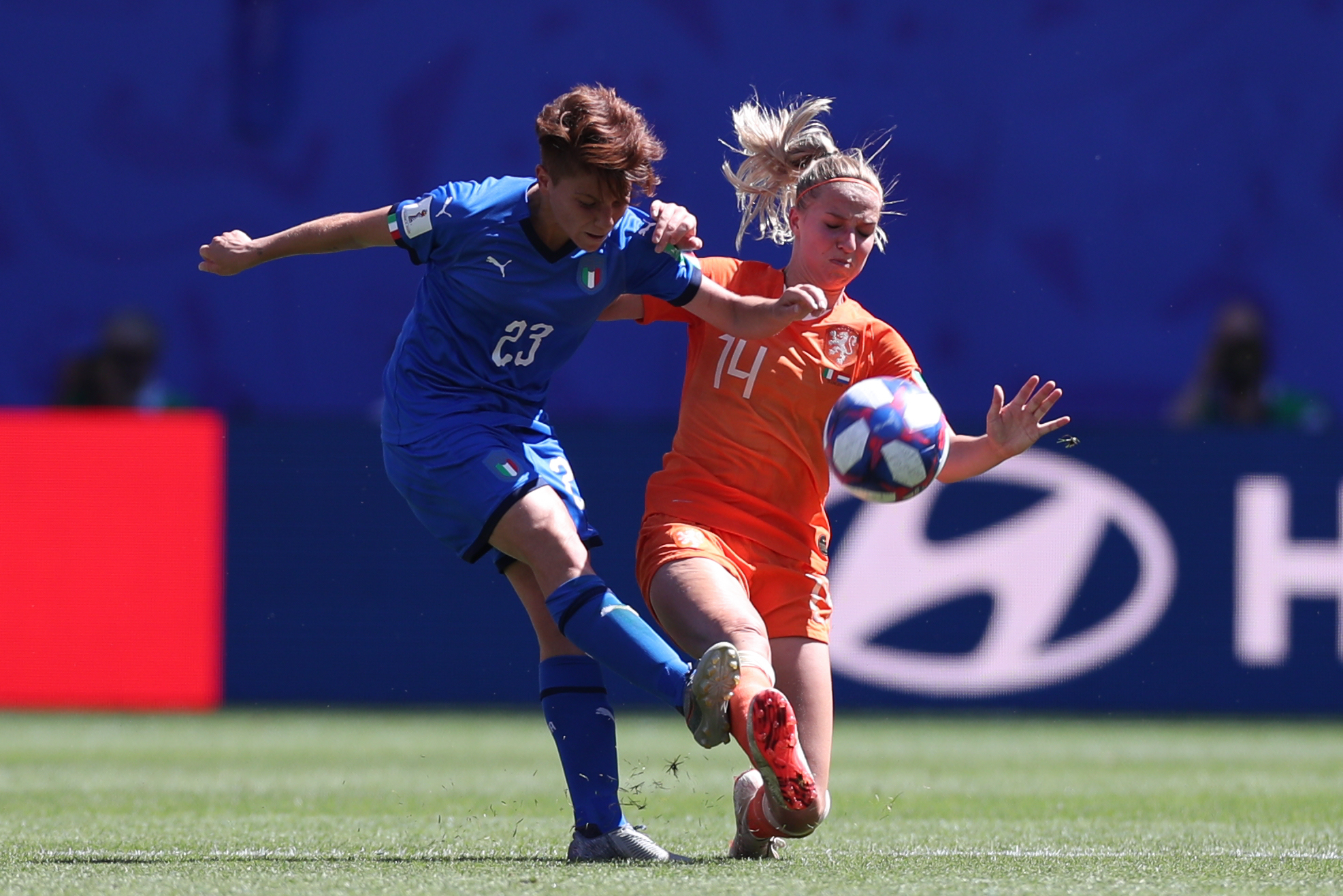 乐鱼体育官网app-包含瓦朗谢纳vs甘冈，双方势均力敌的词条