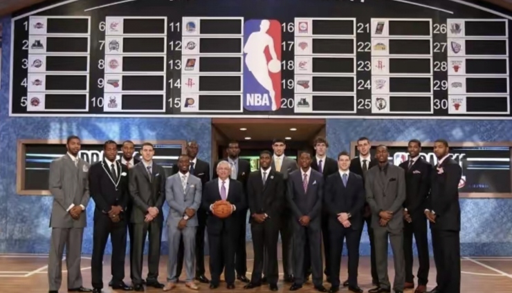 乐鱼体育官方-关于骑士再度连败，特里斯坦-汤普森全场17个篮板的信息