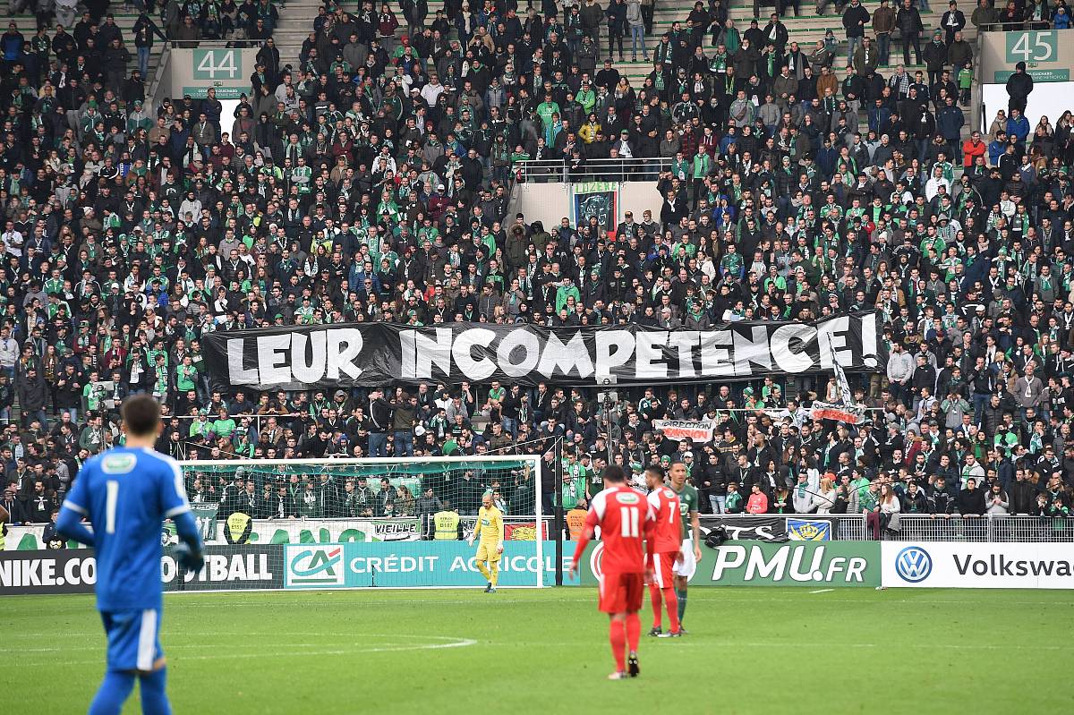 曼联高位大败：葡萄牙士兵C罗狂揽四球，绝杀榜首位置的简单介绍