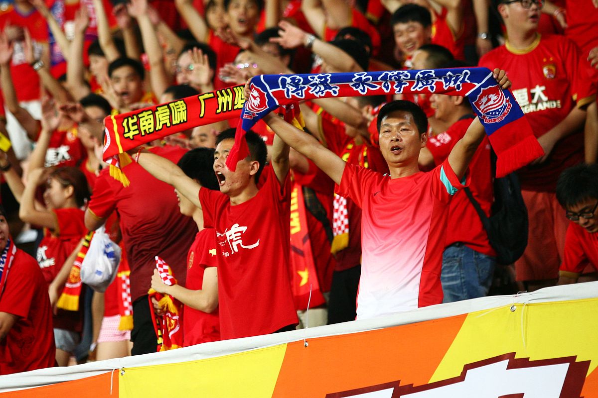 乐鱼体育亚洲官网-包含国际大赛拉开序幕，球迷沸腾为豪门球队加油的词条