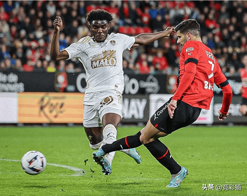 兰斯客场逆转击败门兴格拉德巴赫，取得联赛三分的简单介绍