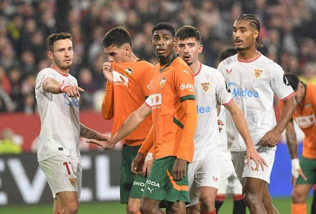 乐鱼体育链接-瓦伦西亚客场不敌塞维利亚，积分榜节节走低的简单介绍