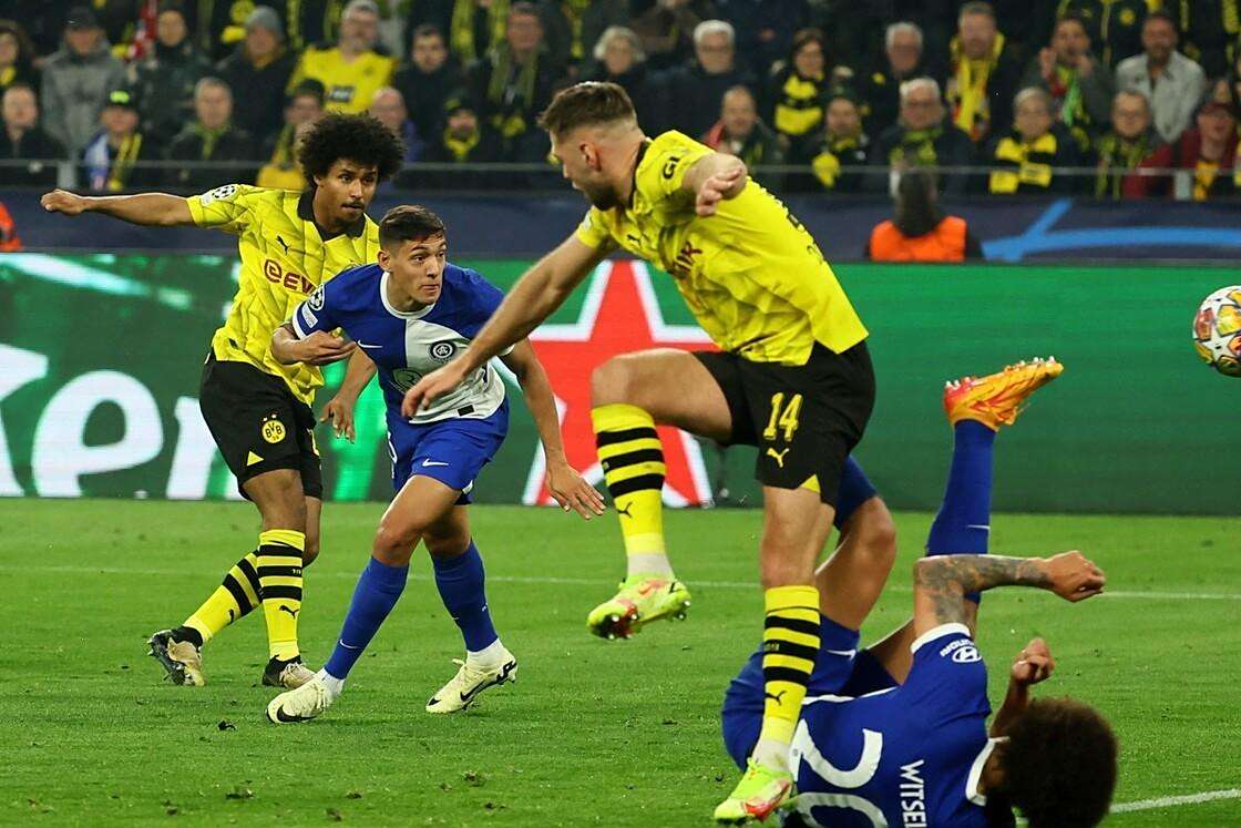 曼联翻盘马德里竞技,冲出欧冠淘汰圈的简单介绍 曼联翻盘马德里竞技,冲出欧冠淘汰圈的简单介绍