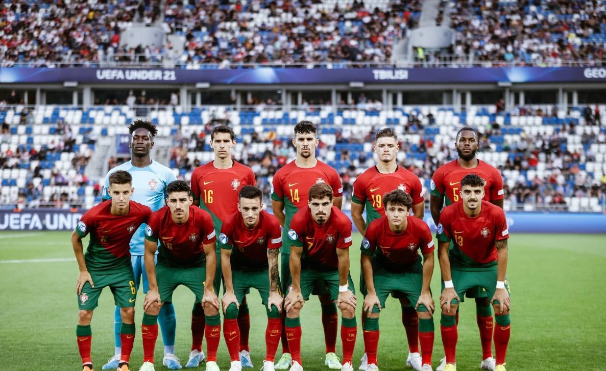 包含西班牙U队横扫丹麦，成功晋级欧洲锦标赛的第二轮的词条