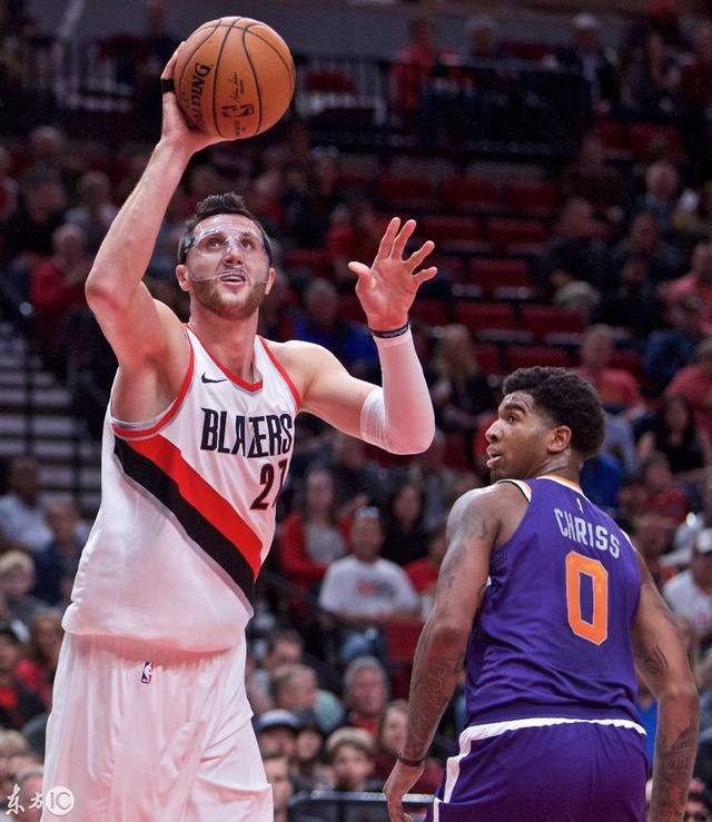 拓荒者逆转太阳，利拉德关键时刻挺身而出