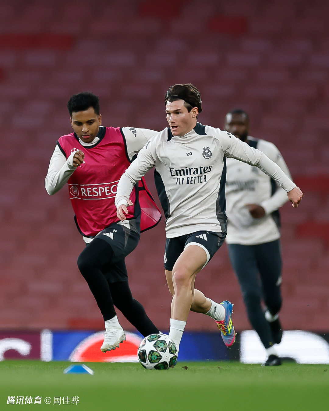 马德里大战轮番上演，皇马皇家联袂组团的简单介绍