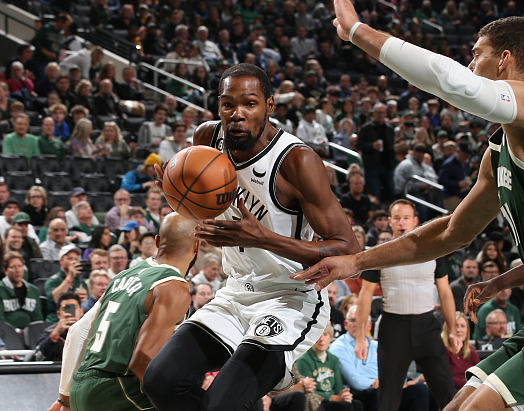 乐鱼体育官方入口-关于篮网大胜老鹰，杜兰特空砍23+8+15的信息